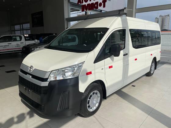 TOYOTA HIACE 2.8 D-4D TURBO DIESEL MINIBUS 15+1 DX AUTOMÁTICO TOYOTA HIACE 2.8 D-4D TURBO DIESEL MINIBUS 15+1 DX AUTOMÁTICO